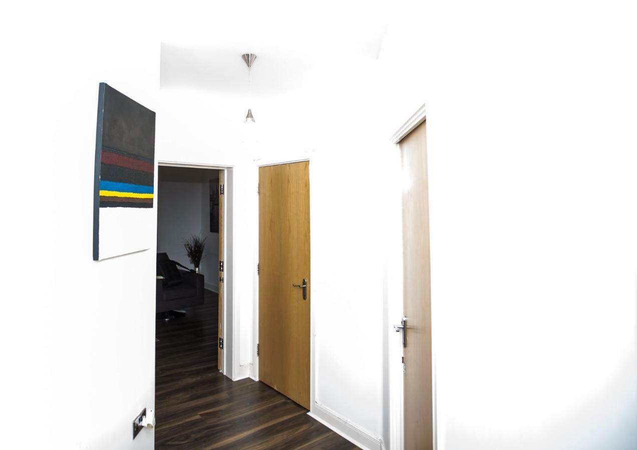 Modern 2 Bedroom Apartment Лондон Экстерьер фото
